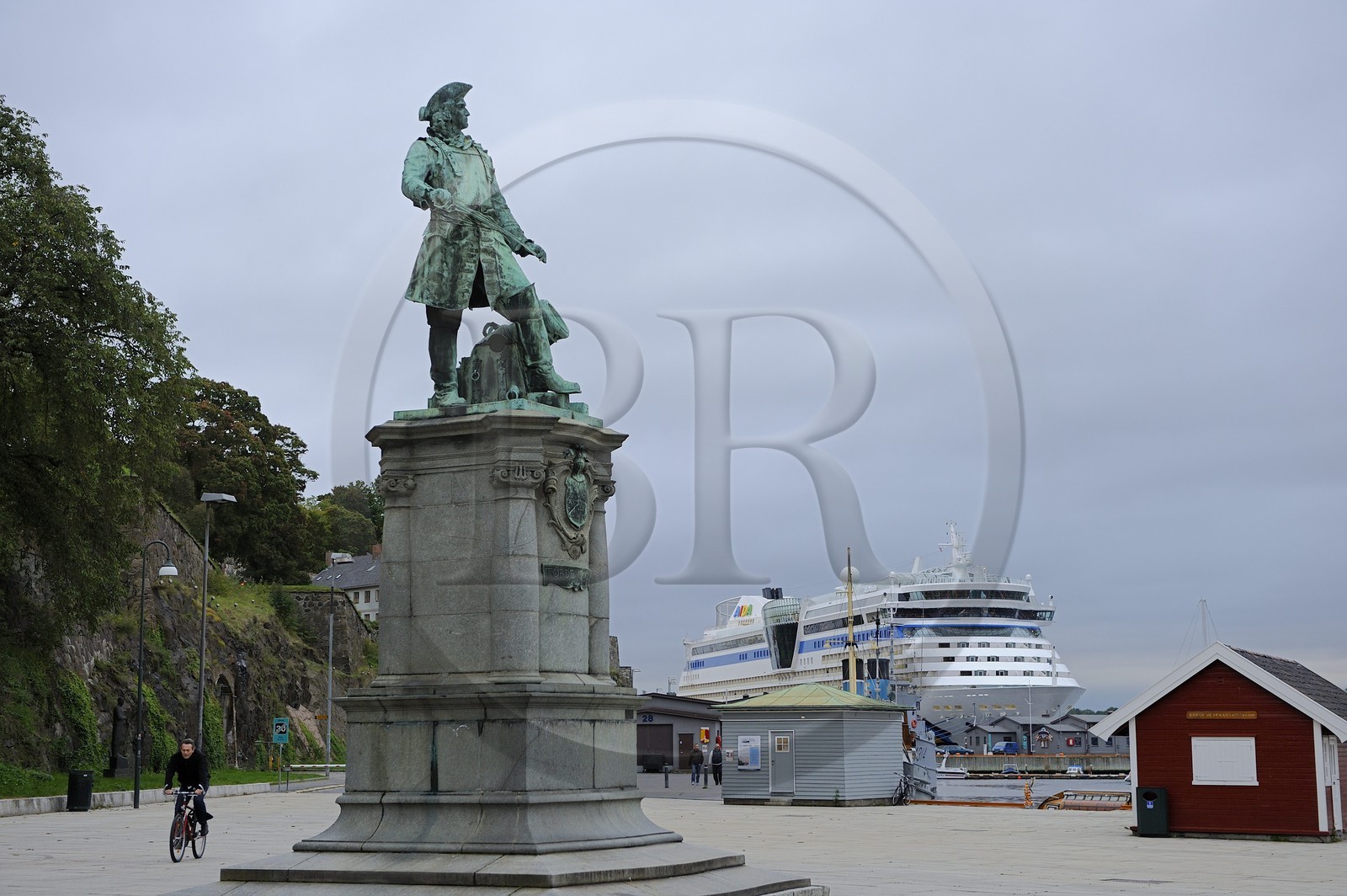 Norvège, Oslo, statue du héros naval Peter Jansen Wessel alias Tordenskjold sur le port