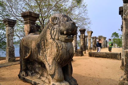 Sri Lanka, province du Centre-Nord, Polonnaruwa, l'ancienne capital du pays (XIe au XIIIe siècle) est classée au Patrimoine Mondial de l'UNESCO, palais de Nissanka Malla, chambre du conseil royal