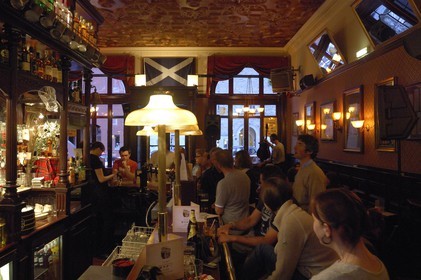 Royaume-Uni, Ecosse, Edimbourg, le pub Mitre sur le Royal Mile