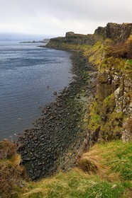 Royaume-Uni, Ecosse, région des Highlands, les Hébrides, Ile de Skye, péninsule de Trotternish, Staffin, les falaises de Kilt Rock