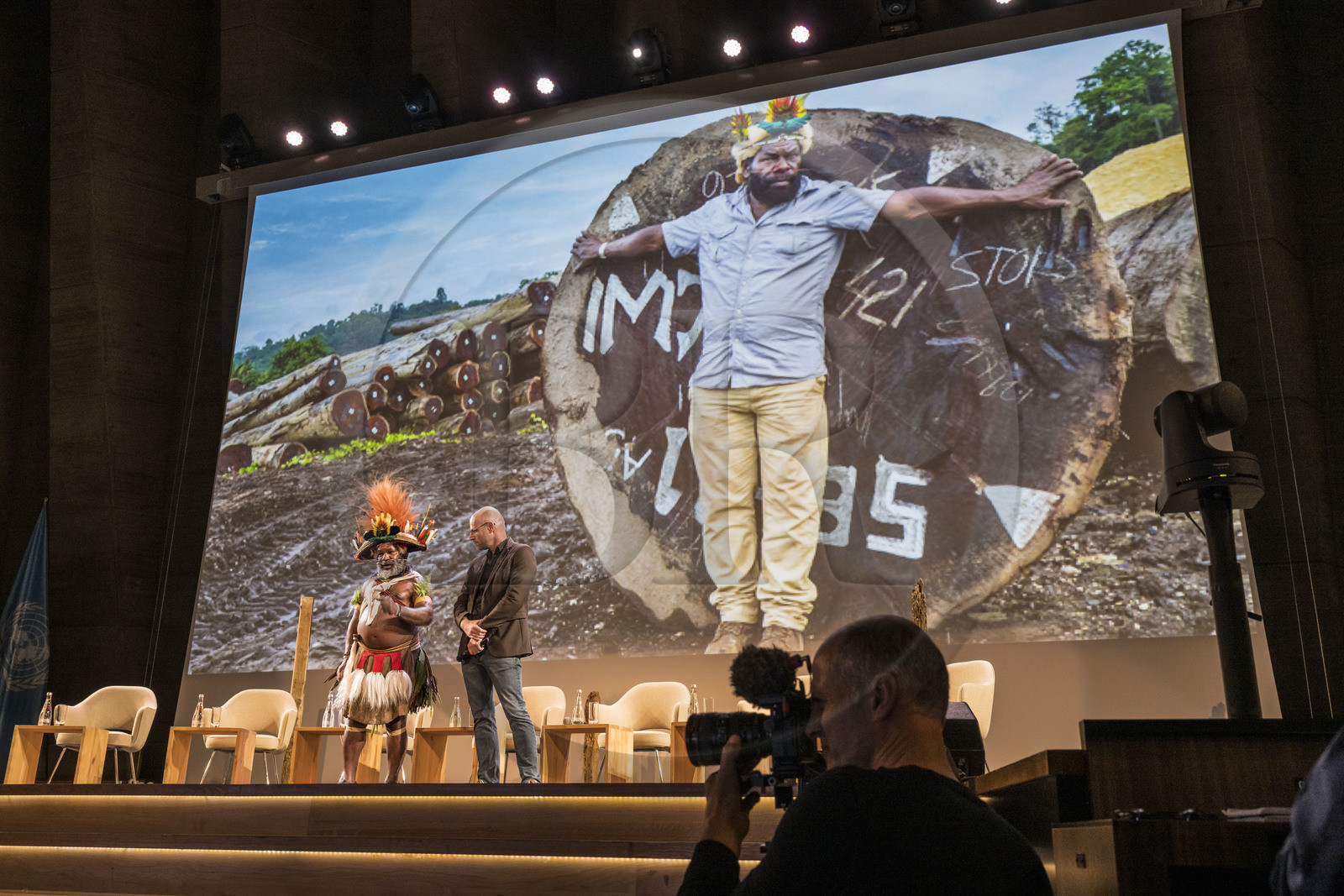 France, Paris (75), siège de l'UNESCO, conférence à l'Université de la Terre du 25 novembre 2022, le chef Papou Mundiya Kepanga