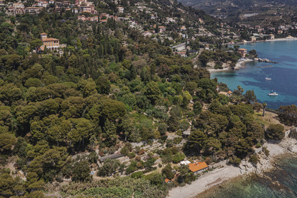 Italie, Ligurie, Province d'Imperia, Vintimille, Jardin botanique Hanbury autour du Palazzo Orengo (vue aérienne)