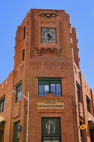 France, Alpes-Maritimes (06), Nice, la poste Thiers de style Art Déco construite en 1931 par l'architecte Guillaume Tronchet, seul immeuble en brique de la ville