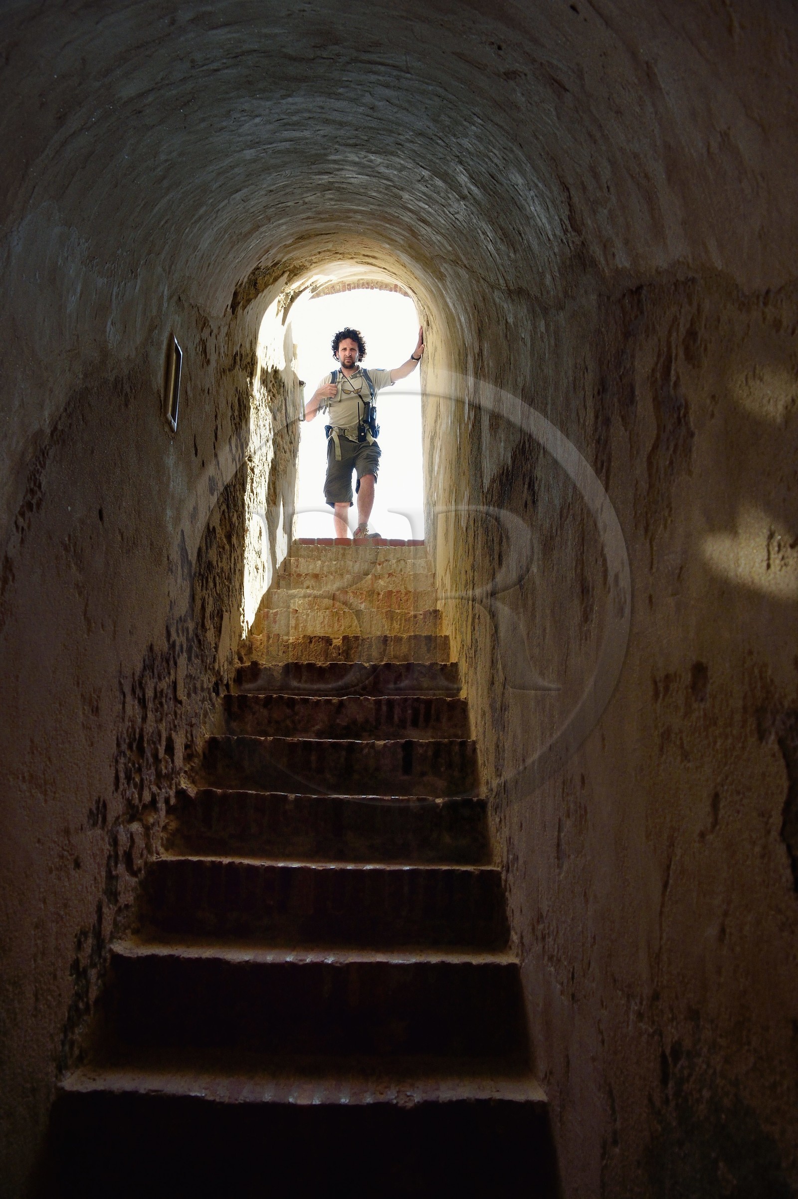 France, Var (83), Iles d'Hyères, parc national de Port Cros, Ile de Port-Cros, escalier menant au toit du Fort de l'Estissac sur la côte nord-ouest