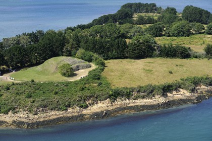 France, Morbihan, Gulf of Morbihan (Golfe du Morbihan), Gavrinis island, Gavrinis cairn megalithic monument (aerial view)