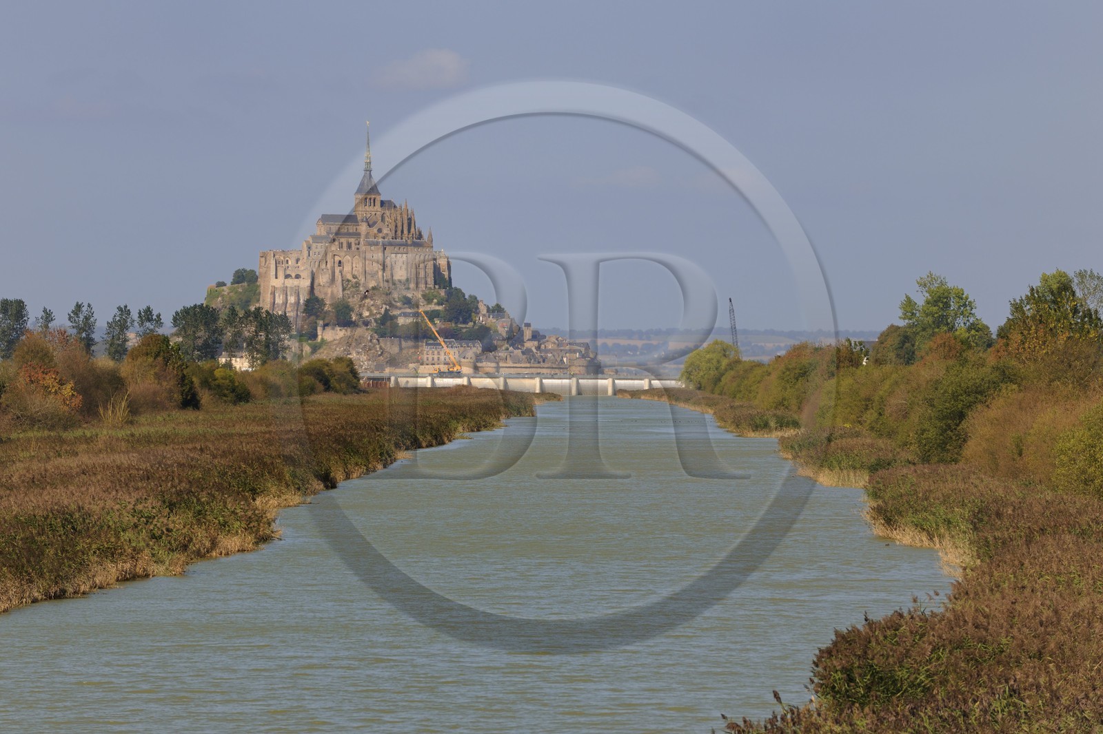 France, Manche (50), Baie du Mont-Saint-Michel, le nouveau barrage conçu pour gérer efficacement les chasses du Couesnon France, Manche (50), Baie du Mont-Saint-Michel, le nouveau barrage conçu pour gérer efficacement les chasses du Couesnon