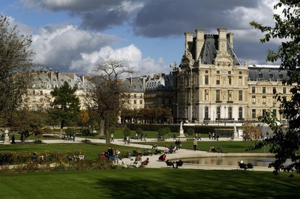 France, Paris (75), Jardin des Tuileries qui prolonge Le Louvre