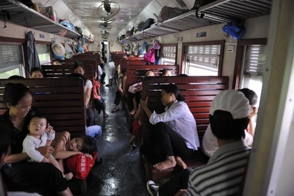 Vietnam, day train from Lao Cai to Hanoi, class Sat hard without climatisation