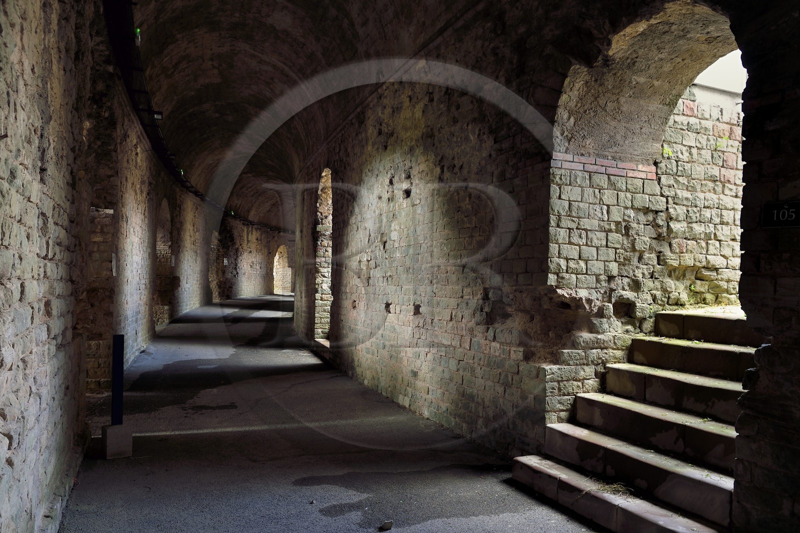 France, Var (83), Fréjus, Forum Julii, amphithéatre et arènes du Ier siècle, galerie du rez-de-chaussée