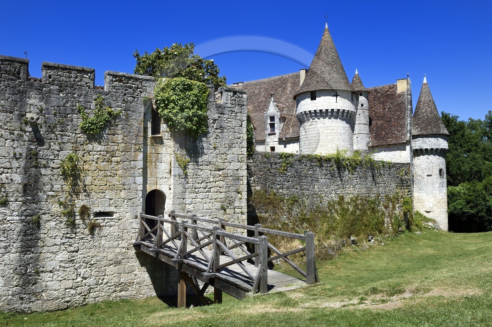 France, Dordogne, Ribagnac, Bridoire castle