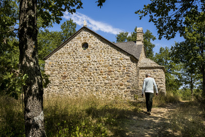 France, Var (83), Provence Verte, Bras, vers Saint-Maximin-la-Sainte-Baume, la maison d'hotes Le Peyrourier - une campagne en Provence, la chapelle templière reconstruite