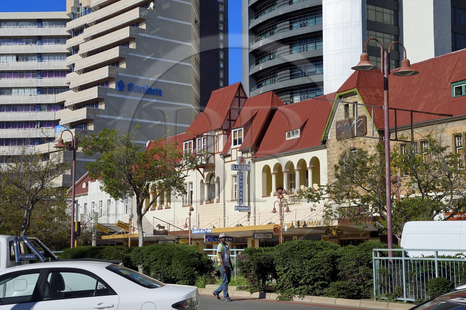 Namibie, région de Khomas, Windhoek, Independence Avenue et ses batiments de l'époque coloniale allemande