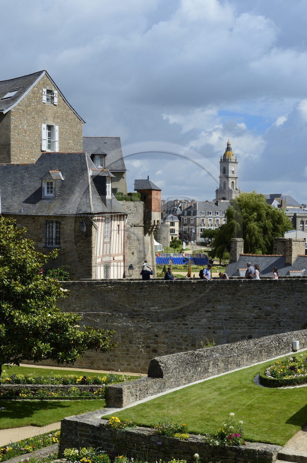 France, Morbihan, Gulf of Morbihan (Golfe du Morbihan), Vannes, the postern gate (porte Poterne) in the ramparts and the Saint Patern church in the background