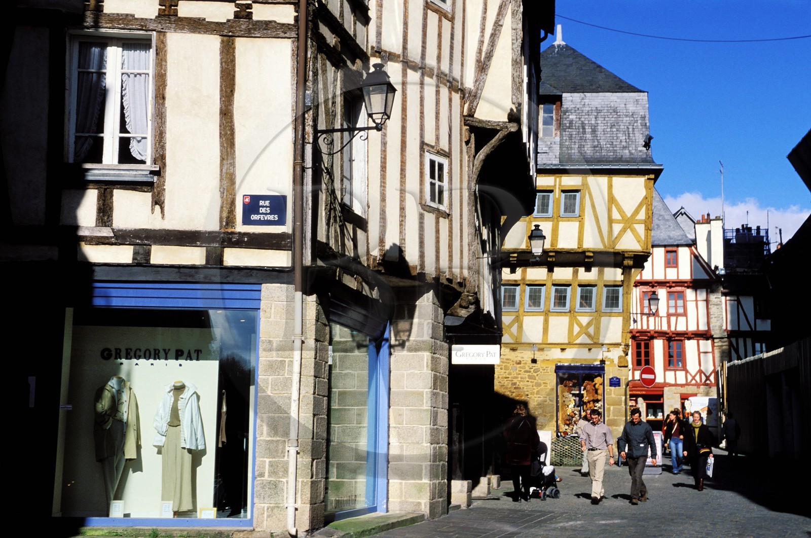 France, Morbihan (56), Vannes, des maisons à colombage sur la place Saint-Pierre