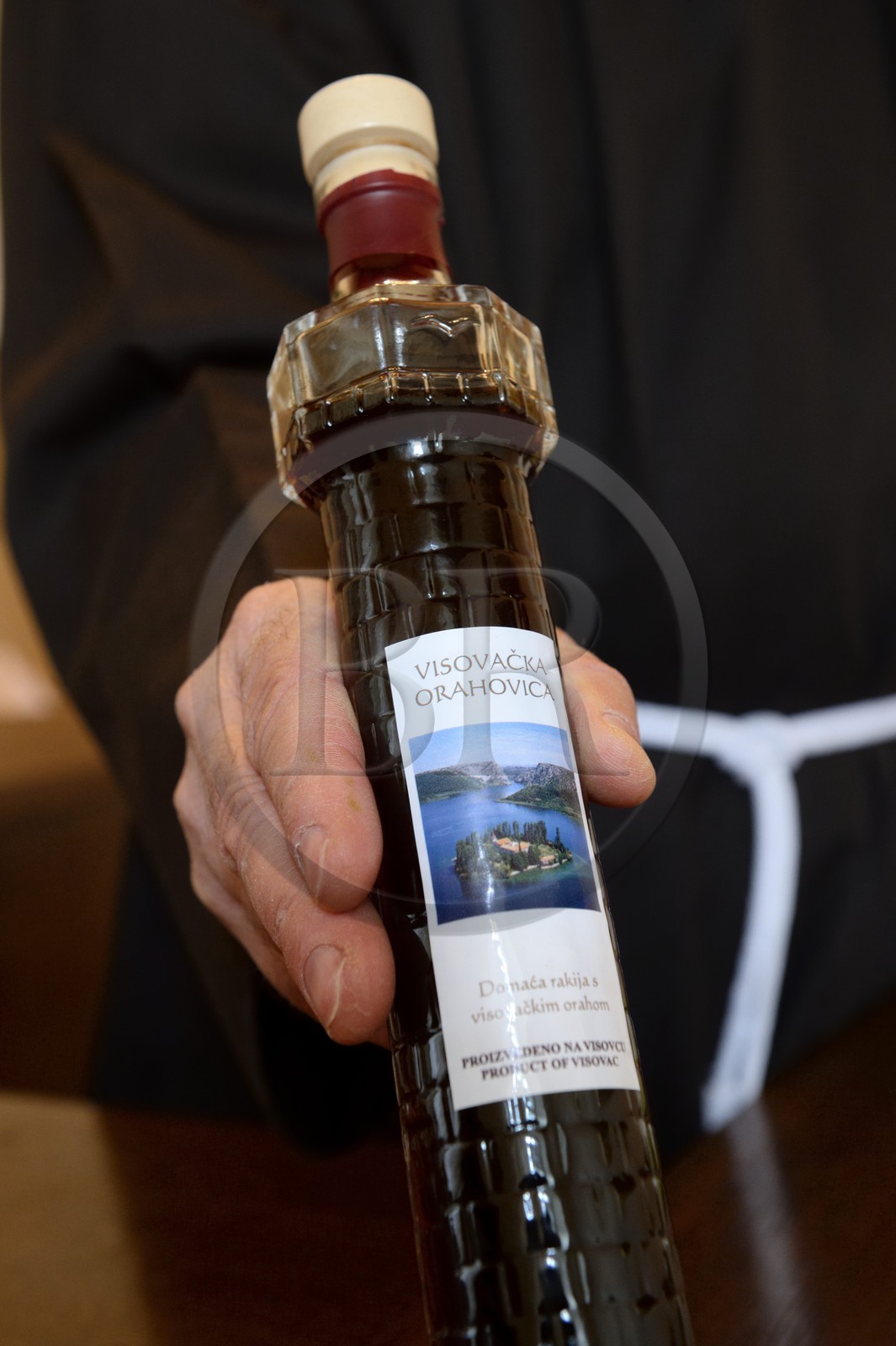 Croatie, Dalmatie, Parc national de Krka, monastère franciscain de l’îlot Visovac, les moines produisent leur propre liqueur