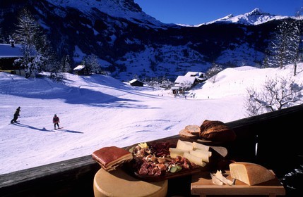 Switzerland, region of Bern (Bernese Oberland), tray of Swiss cheeses