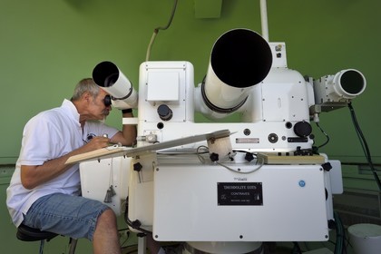 France, Var (83), Iles d'Hyères, Parc national de Port Cros, Ile du Levant, zone militaire, poste optique de la Verette, tourelle optronique du centre DGA Essais de missiles actionnée par monsieur Raymond P.
