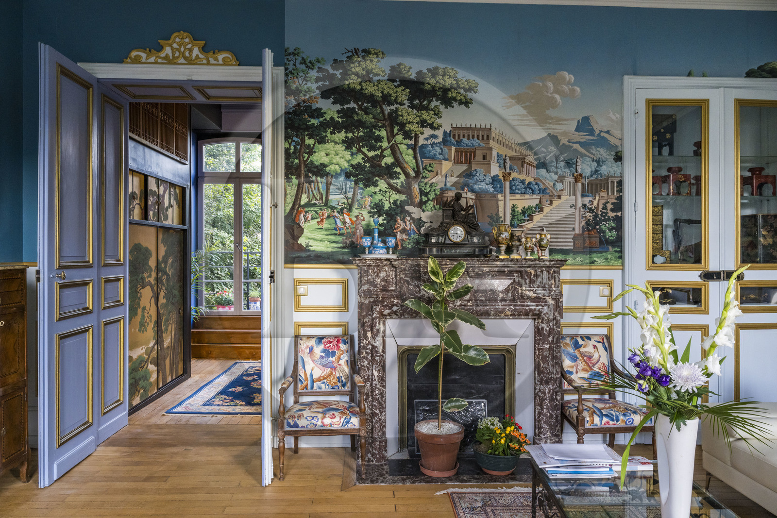 France, Nièvre (58), Nevers, Bonjour Guesthouse, une maison d’hôtes élégante et accueillante peuplée d’objets de collection rapportés des quatre coins de monde