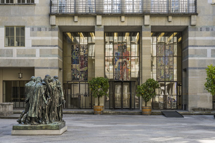 Switzerland, Basel, the Kunstmuseum Basel Hauptbau (Art Museum) from 1936, The Burghers of Calais by the sculptor Auguste Rodin