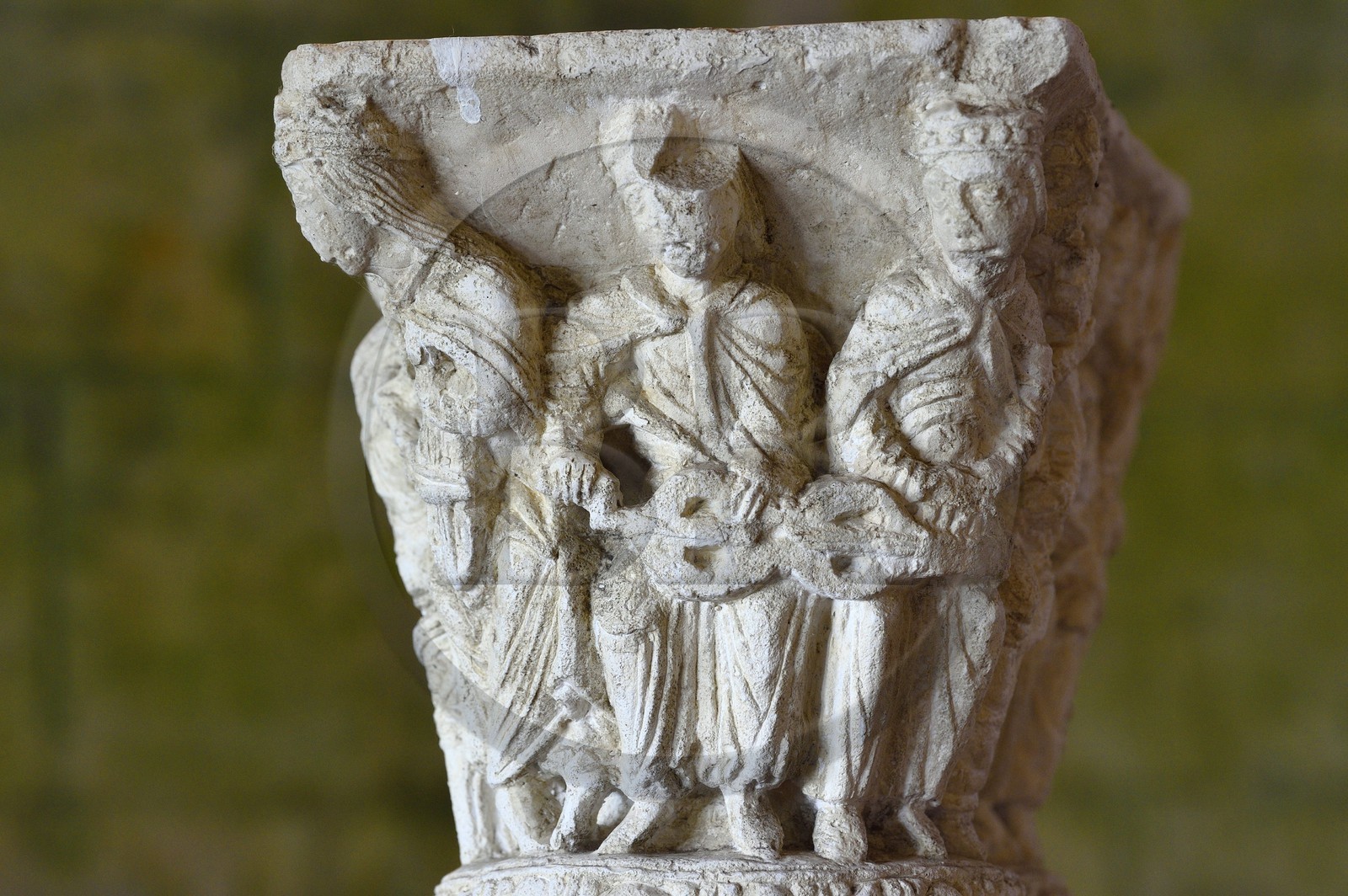 France, Seine-Maritime (76), Saint-Martin-de-Boscherville, Abbaye Saint-Georges de Boscherville du XIIe siècle, chapiteau historié des musiciens dans la salle capitulaire (salle du chapitre)