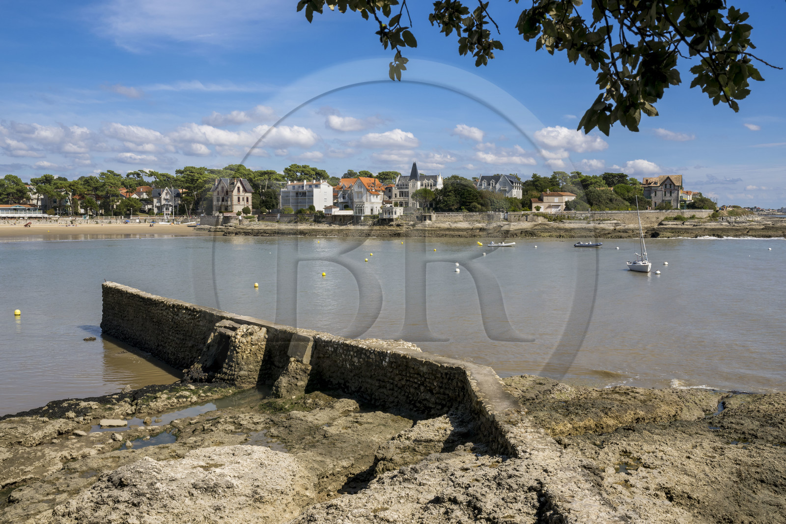 France, Charente-Maritime (17), région de Royan, Saint-Palais-sur-Mer, la plage du Bureau dans la conche de Saint-Palais