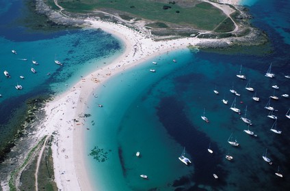 France, Finistère (29), archipel des Glénans, l'île Guiriden (ou Guirinzab, l'île aux sables) (vue aérienne)