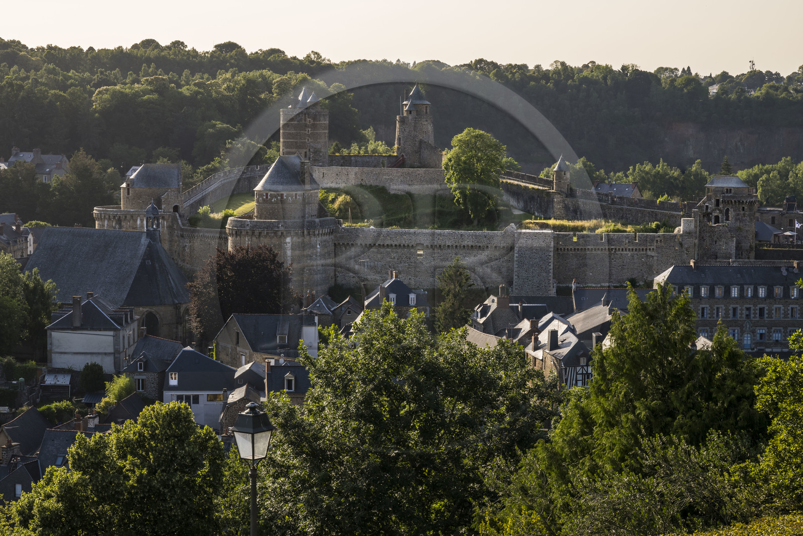 France, Ille-et-Vilaine (35), Fougères, le château-fort du XIIe siècle France, Ille-et-Vilaine (35), Fougères, le château-fort du XIIe siècle