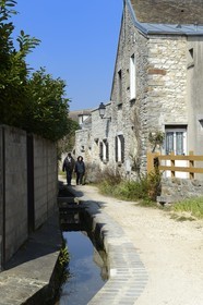 France, Seine et Marne, village of Maincy adjacent to the castle of Vaux-le-Vicomte, Ru (river) lane
