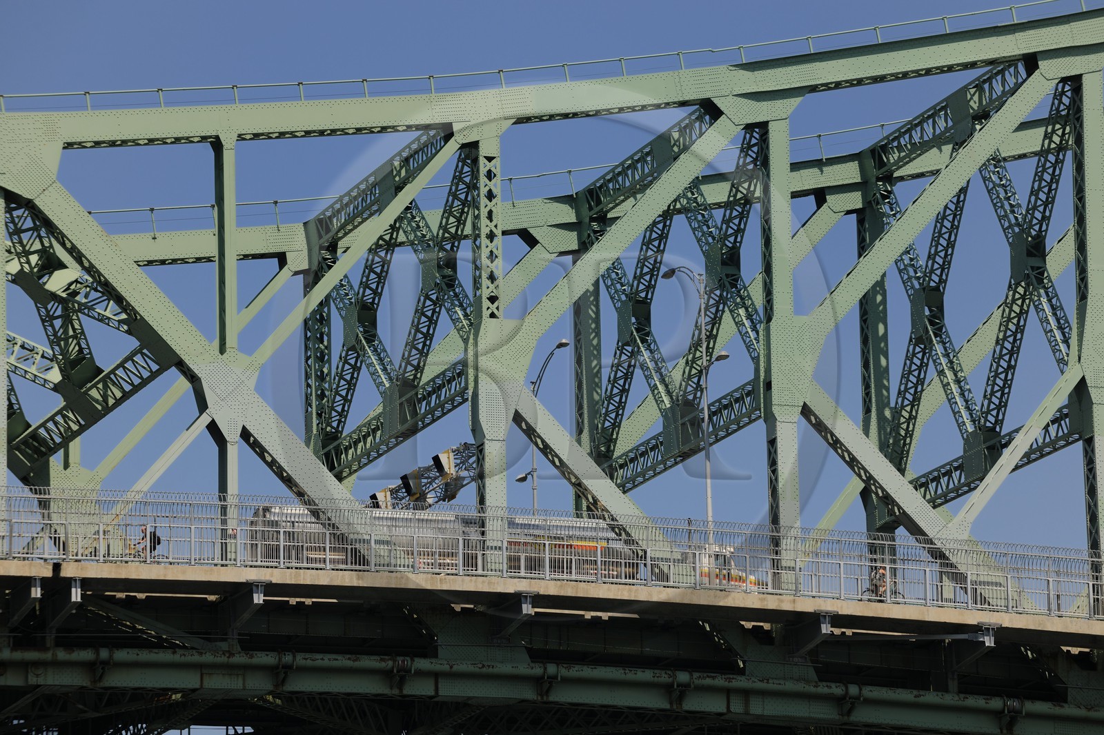 Canada, Québec, Montréal, le pont Jacques-Cartier sur le fleuve Saint-Laurent