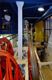 France, Paris (75), la Tour Eiffel, la machinerie de l' ascenseur