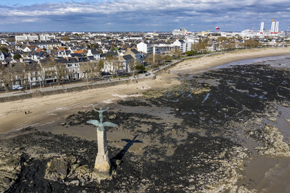 France, Loire Atlantique, Estuaire de la Loire, Saint Nazaire, la Grande plage, American Monument called Sammy built in memory of the American landing of June 26, 1917 in Saint-Nazaire on the waterfront beach (aerial view)