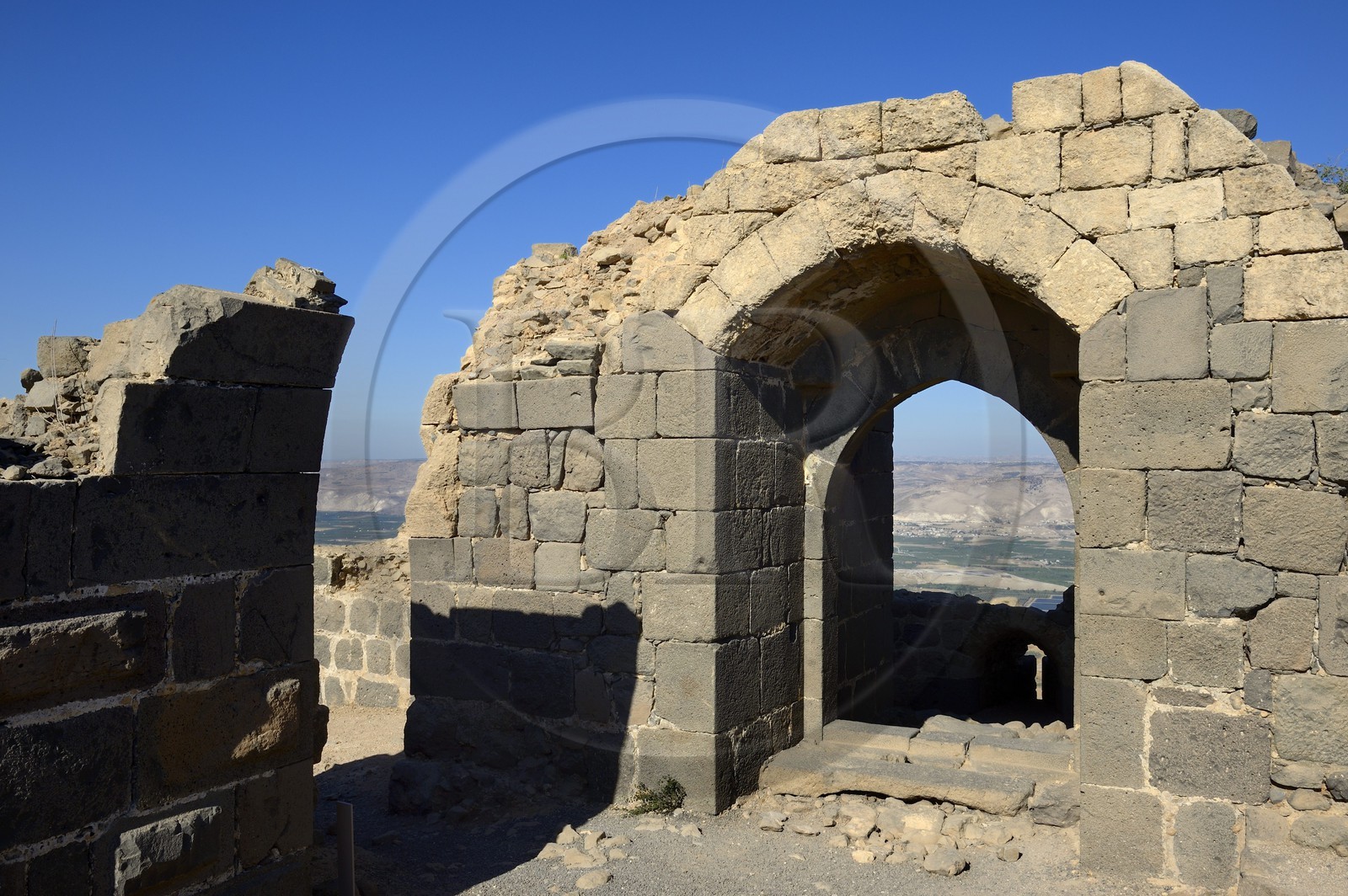 Israel, district Nord, Galilée, l'Etoile du Jourdain, la forteresse croisée de Belvoir tenue par les Hospitaliers entre 1168 et 1189 qui surplombe la vallée du Jourdain, les montagne de Jordanie en arrière plan