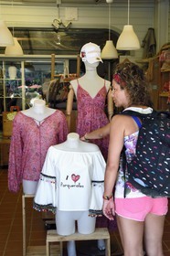 France, Var (83), Iles d'Hyères, parc national de Port Cros, Ile de Porquerolles, magasin de vetements