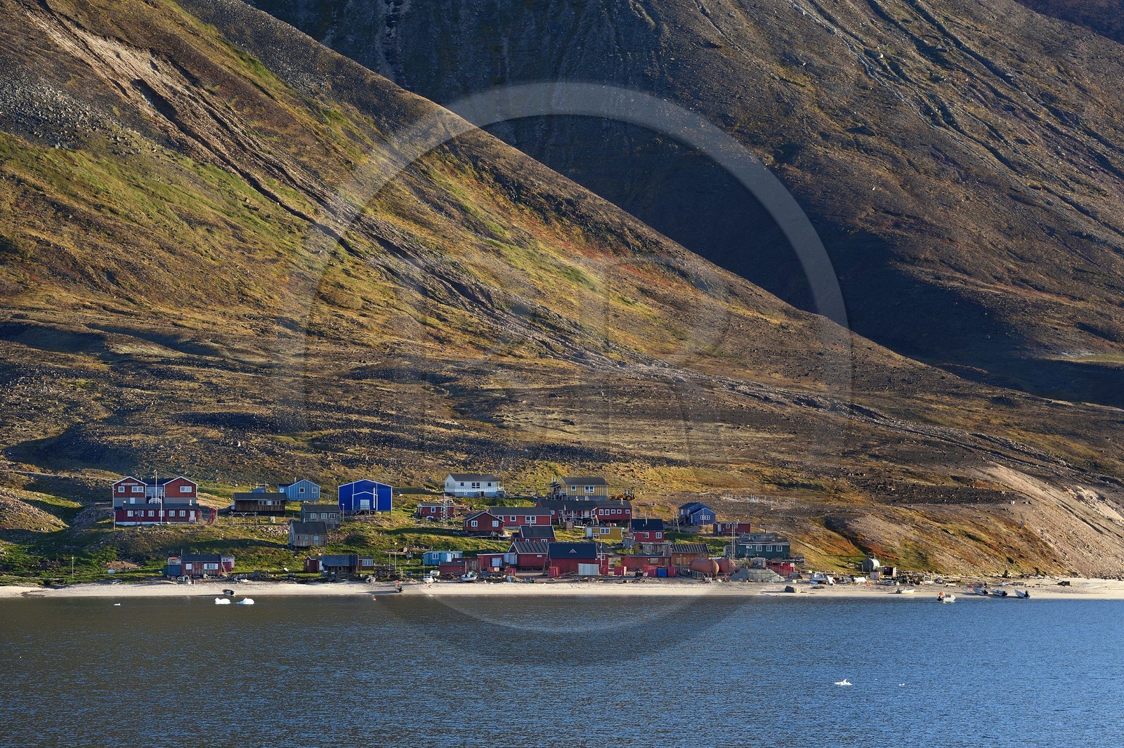 Groenland, cote Nord-Ouest, Murchison sound au nord de la baie de Baffin, Siorapaluk, village le plus septentrional du Groenland