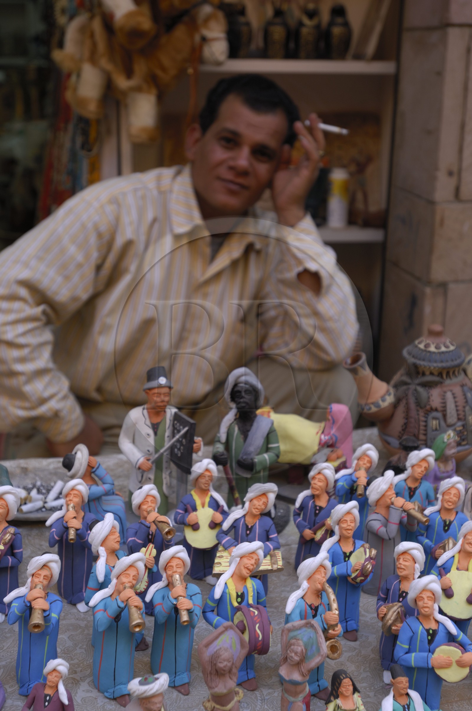 Egypte, Haute Egypte, vallée du Nil, Louxor, le souk, souvenirs pour touristes