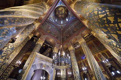 Roumanie, Valachie, Muntenie, le monastère de Curtea de Arges datant du XVIème siècle est aujourd'hui une église épiscopale qui abrite la nécropole des premiers rois de Roumanie