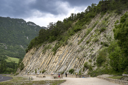 France, Drome, regional natural park of Baronnies provencales, La Charce, the geological site of Serre de l'Ane, 132 million year old limestone-marl geological layers, chaque double strate calcaire marne représente 20000 ans, each double limestone marl layer represents 20,000 years