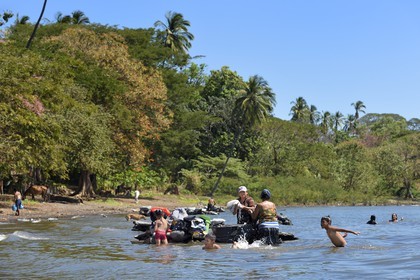 Nicaragua, Ometepe Island in Lake Nicaragua, village of Merida, women doing their laundry in the lake