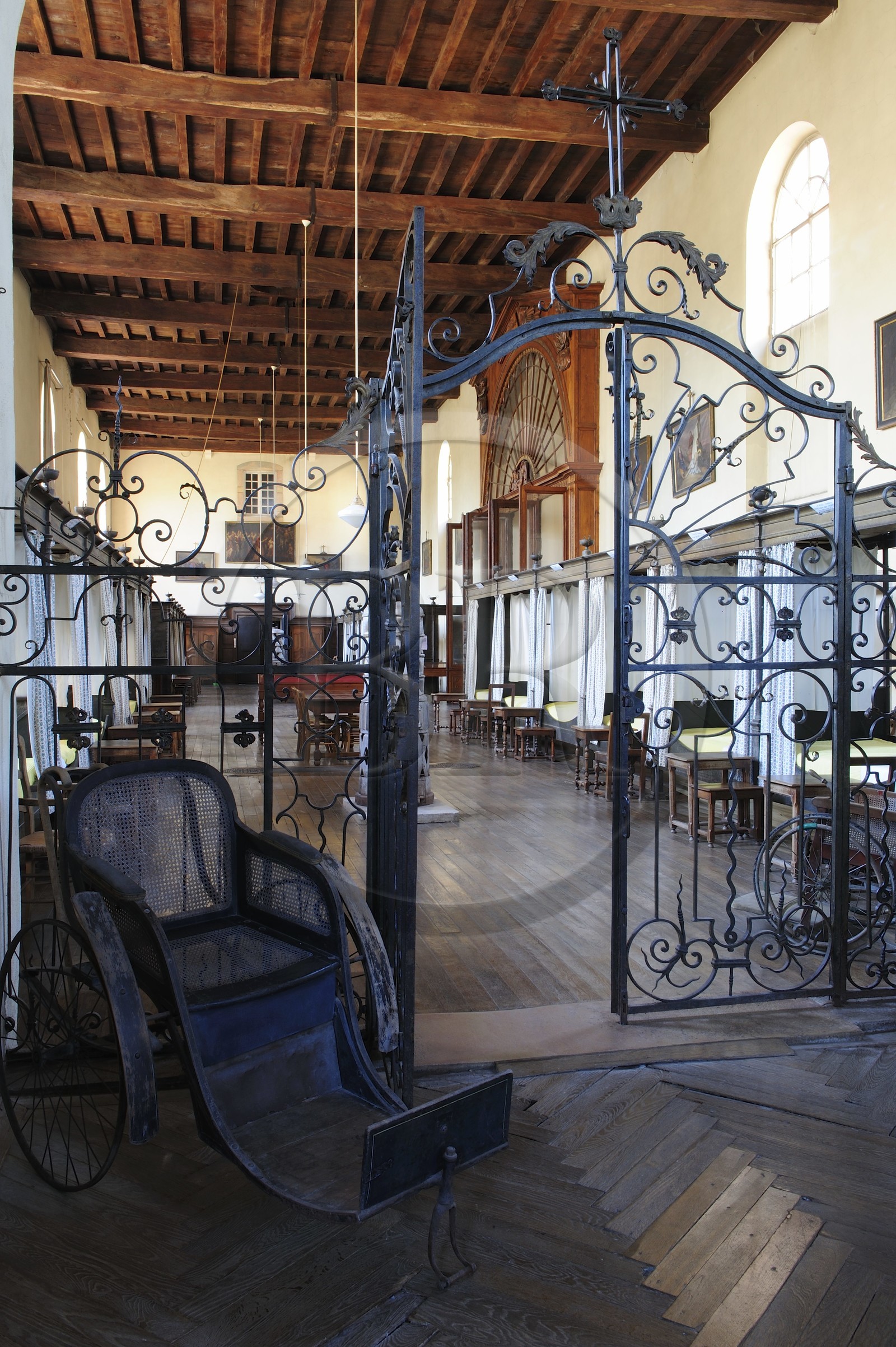 France, Saône et Loire (71), Louhans, grande salle commune de l'Hôtel-Dieu