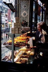 France, Nord (59), Lille, le célèbre confiseur Méert, rue Esquermoise dans la vieille ville