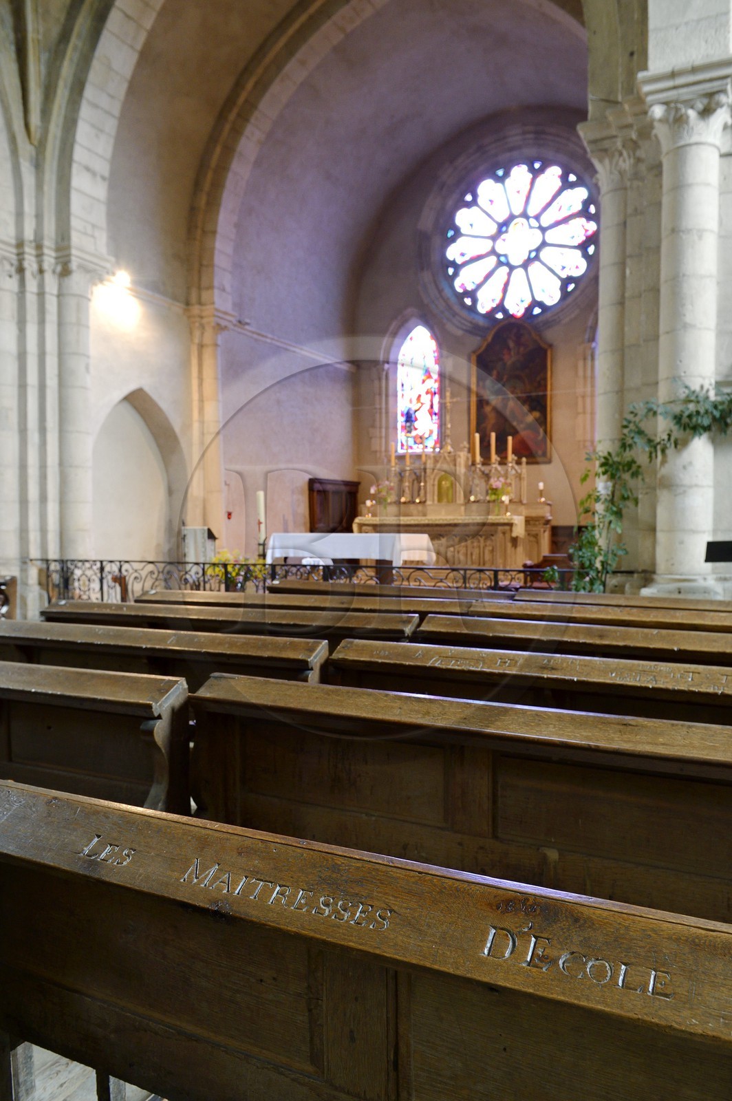 France, Meurthe-et-Moselle (54), Liverdun, église Saint-Pierre, banc des maitresses d'école