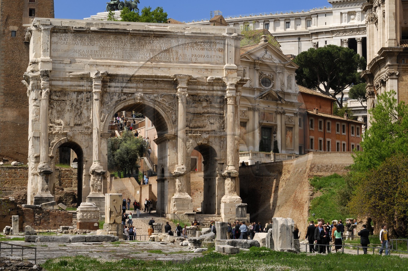 Italie, Latium, Rome, centre historique classé Patrimoine Mondial de l'UNESCO, le forum Romain, Arc de triomphe de Septime Sévère (Septimius Severus)