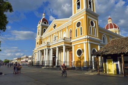 Nicaragua, Granada, parque Central (Parque Colon), la cathédrale