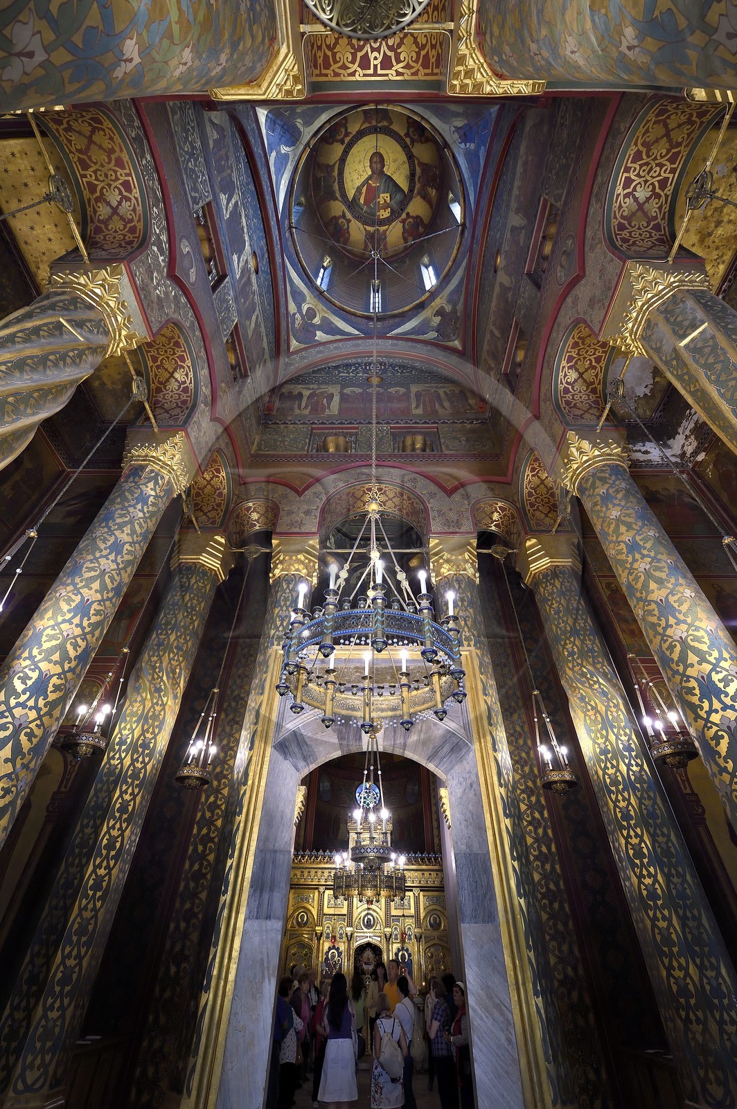 Roumanie, Valachie, Muntenie, le monastère de Curtea de Arges datant du XVIème siècle est aujourd'hui une église épiscopale qui abrite la nécropole des premiers rois de Roumanie