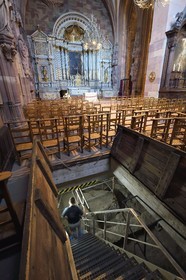 France, Bas-Rhin (67), Strasbourg, vieille ville classée au Patrimoine Mondial de l'UNESCO, la cathédrale Notre-Dame, sous la chapelle Saint-Laurent, les fondations de la Cathédrale romane de l'an Mil où subsistent encore des vestiges du camp légionnaire romain