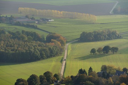 France, Seine-Maritime (76), route de campagne normande vers Bois-Héroult (vue aérienne)
