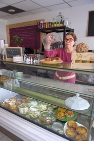 France, Charente-Maritime (17), Rochefort, restaurant bio La Petite Kabane