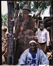 Burkina Faso, Poni province, Lobi land, Gaoua and Loropéni region, peasant and his fetishes in the region of Dagbola, non-traditional fetishes intended to put his family on guard against the colonial and more generally white