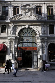 Turkey, Istanbul, Beyoglu, Taksim District, Istiklal Caddesi Street, Cicek Pasaji (the Flowers Passage)