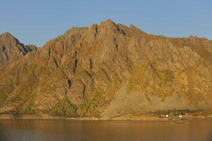 Norvège, Nordland, Iles Lofoten, côte au nord de Svolvaer à la sortie du Raftsundet